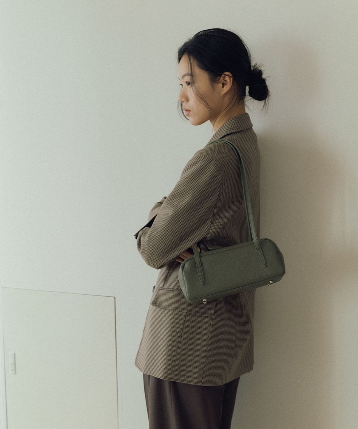 플로르(FLOR) 윌로 플루트 미니 숄더백 Willo Flute Bag Mini Olive