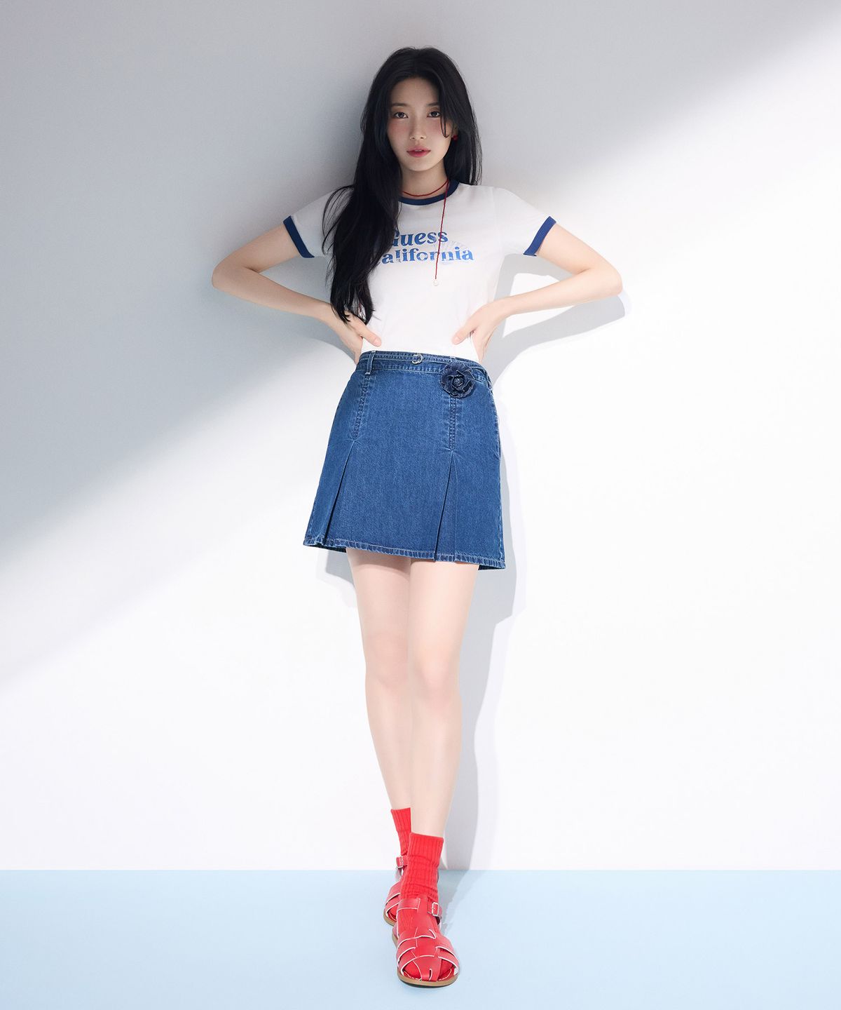 게스(GUESS) [SUZY] 1color D톤 인디고 스커트 YQ2D2555