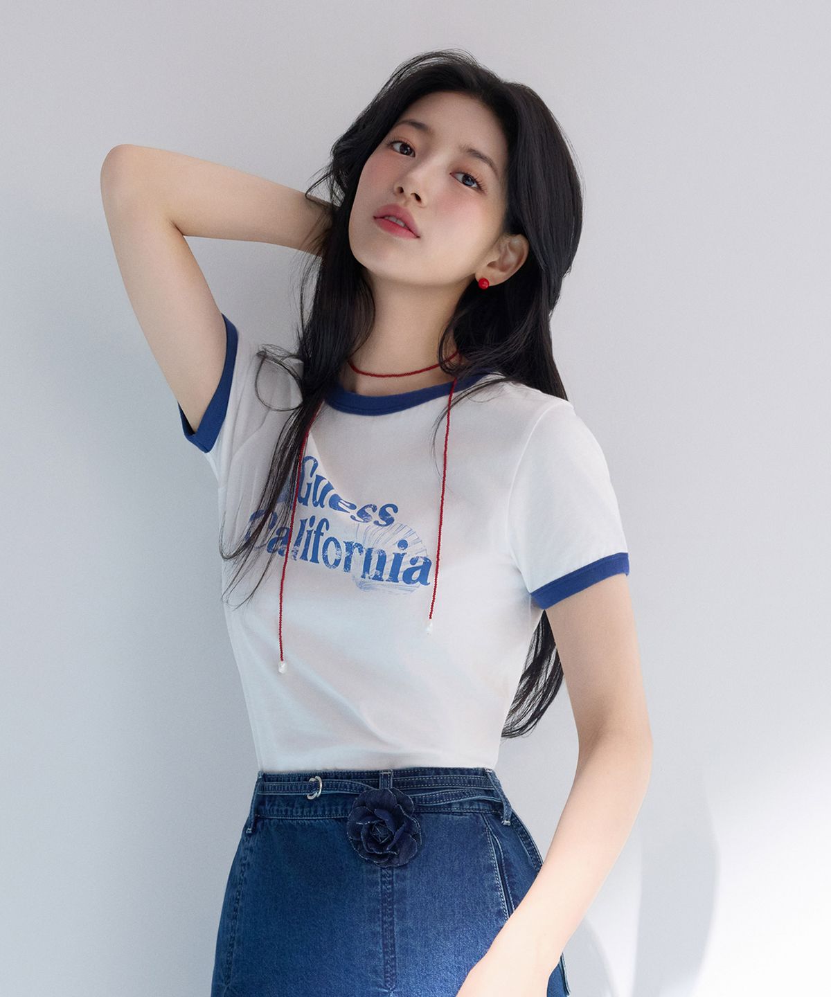 게스(GUESS) [SUZY] 2color 마린 그래픽 링거 반팔티 MQ2K7436