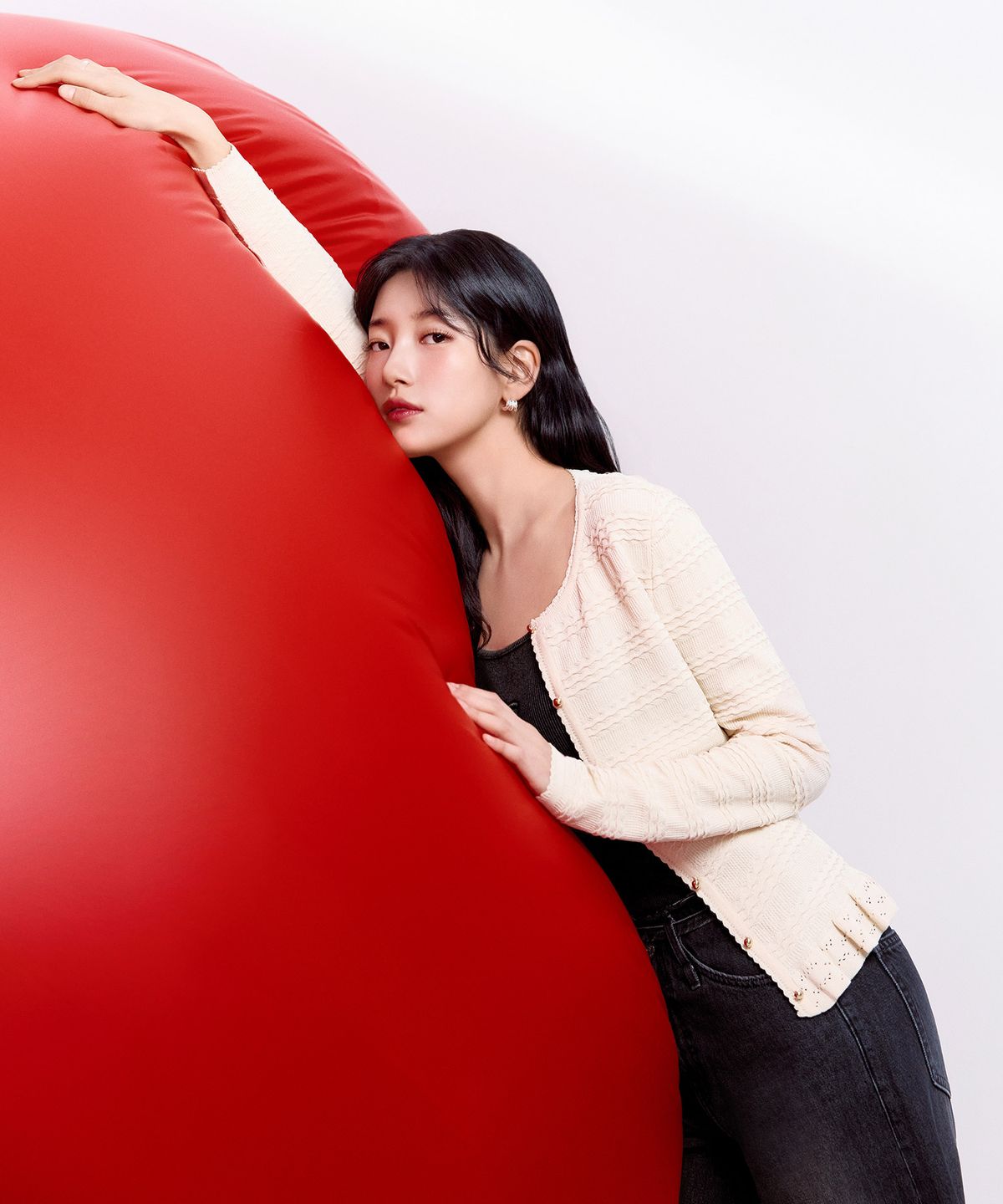게스(GUESS) [SUZY] 2color 입체조직 스웨터 가디건 YQ1S2651