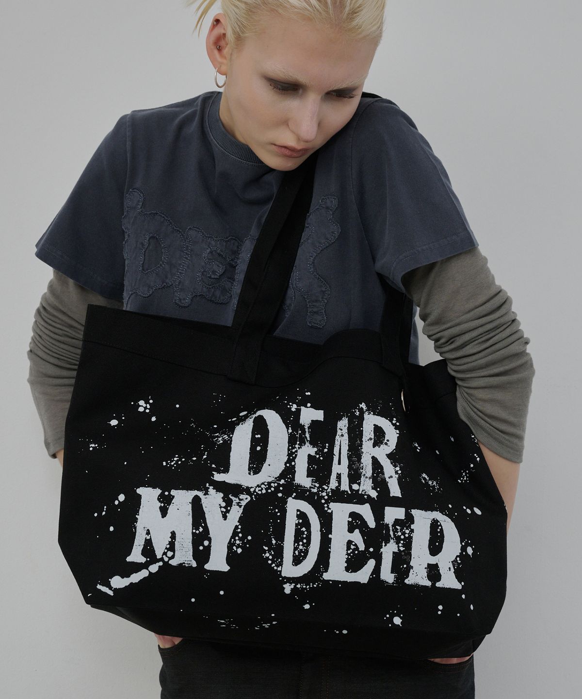 디어마이디어(DEARMYDEER) 페인트 드랍 숄더백 (블랙)