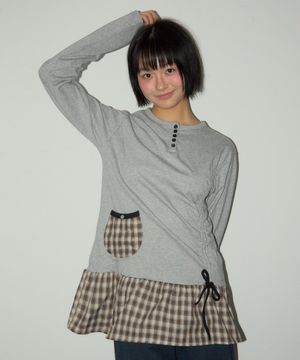 사이드 셔링 체크 배색 프릴 버튼 레이어드 롱슬리브 티셔츠  [메란지]