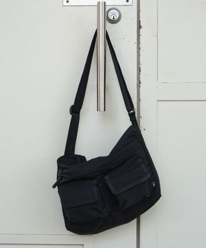 Lc NYLON POCKET CROSS BAG_BLACK [LC267BA07BK]