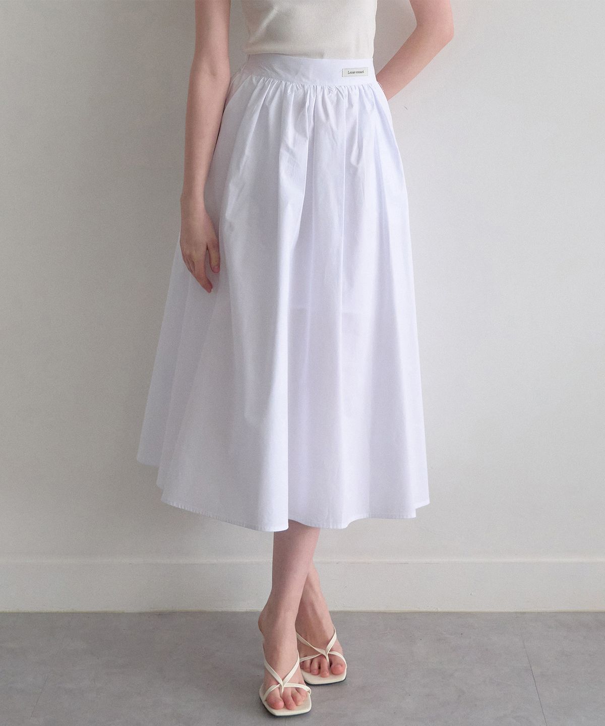 르나브(LENAV) esy A skirt (화이트)