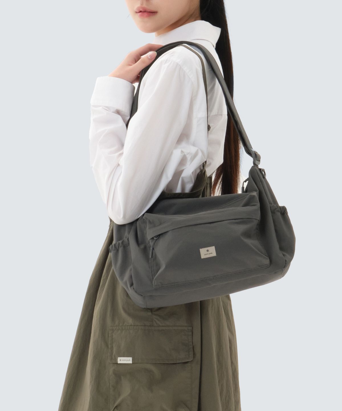 스노우피크 어패럴(SNOWPEAK APPAREL) 캠플 포켓 크로스백 7L (S26ZUCCB19) Rustic Khaki