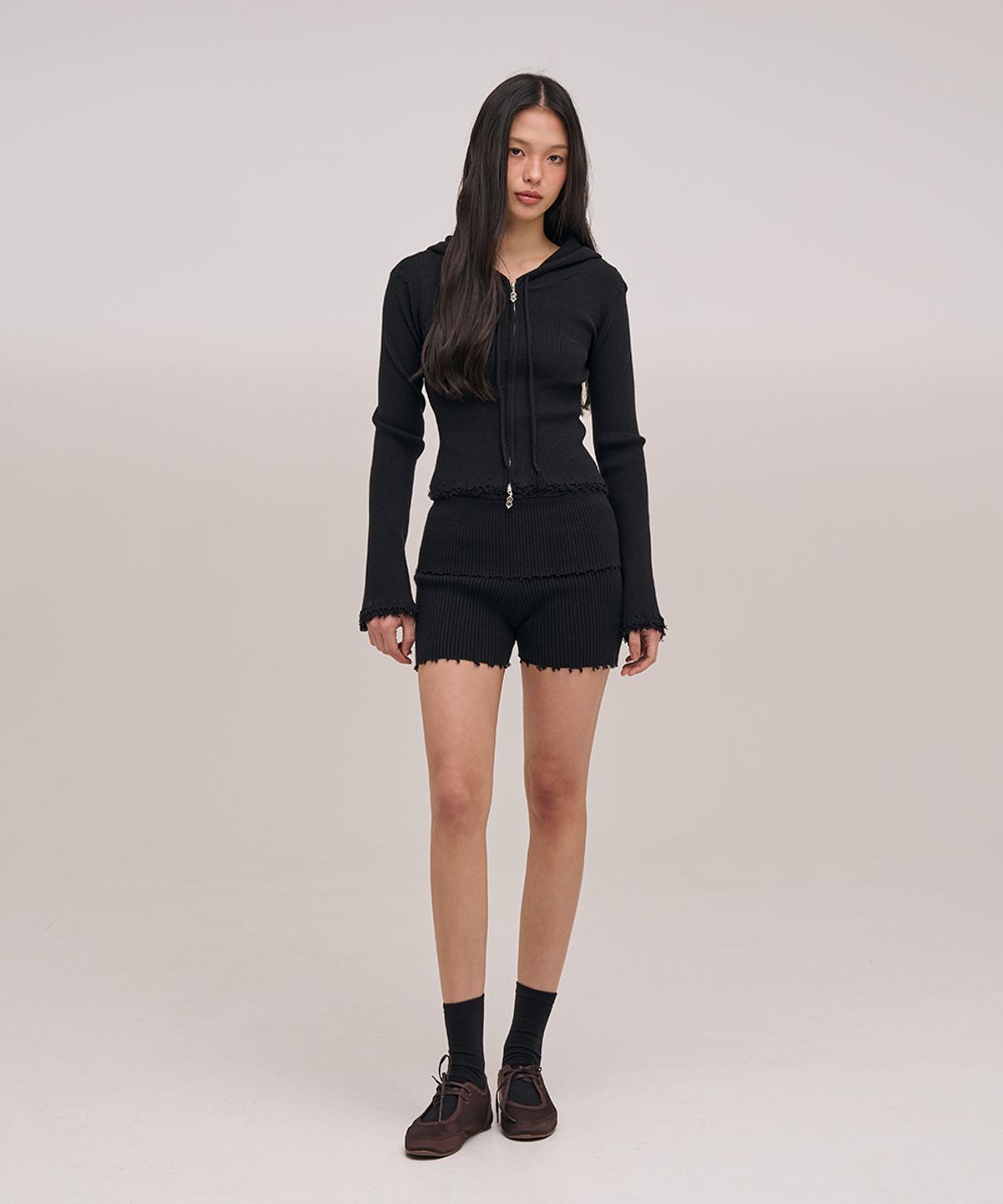졸리앙볼(JOLIEENVOL) Wholegarment  FOLDED RIBBED KNIT SHORTS (BLACK)