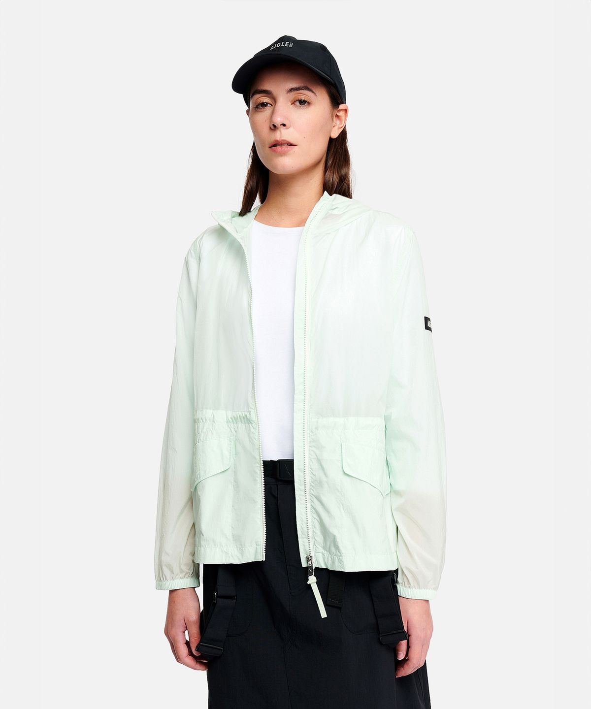 에이글(Aigle) 엑스트라 라이트 후디 숏 재킷 AAS26WOUT022CLAQ