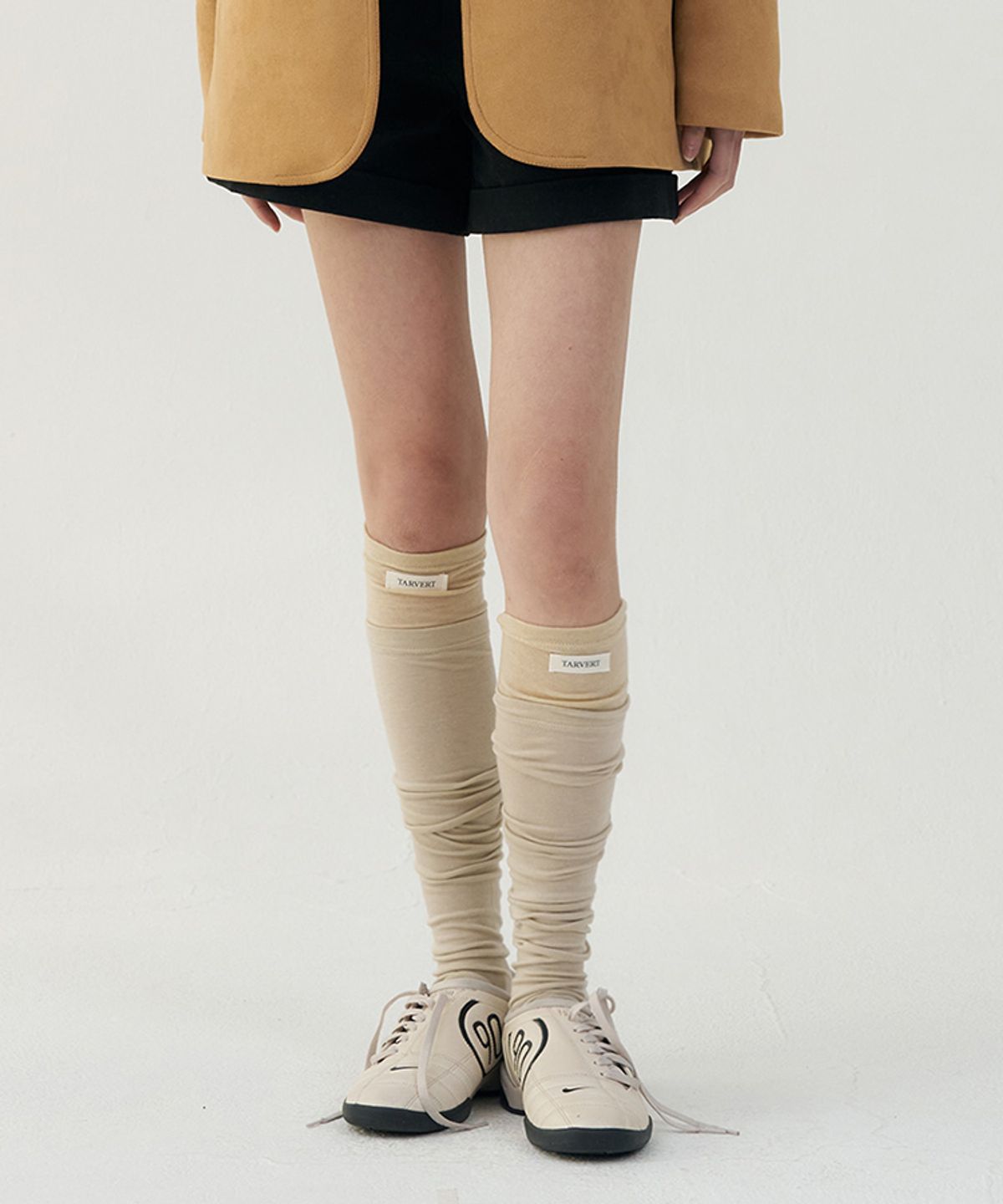 타버트(TARVERT) Logo Layered Legwarmers - Light Beige