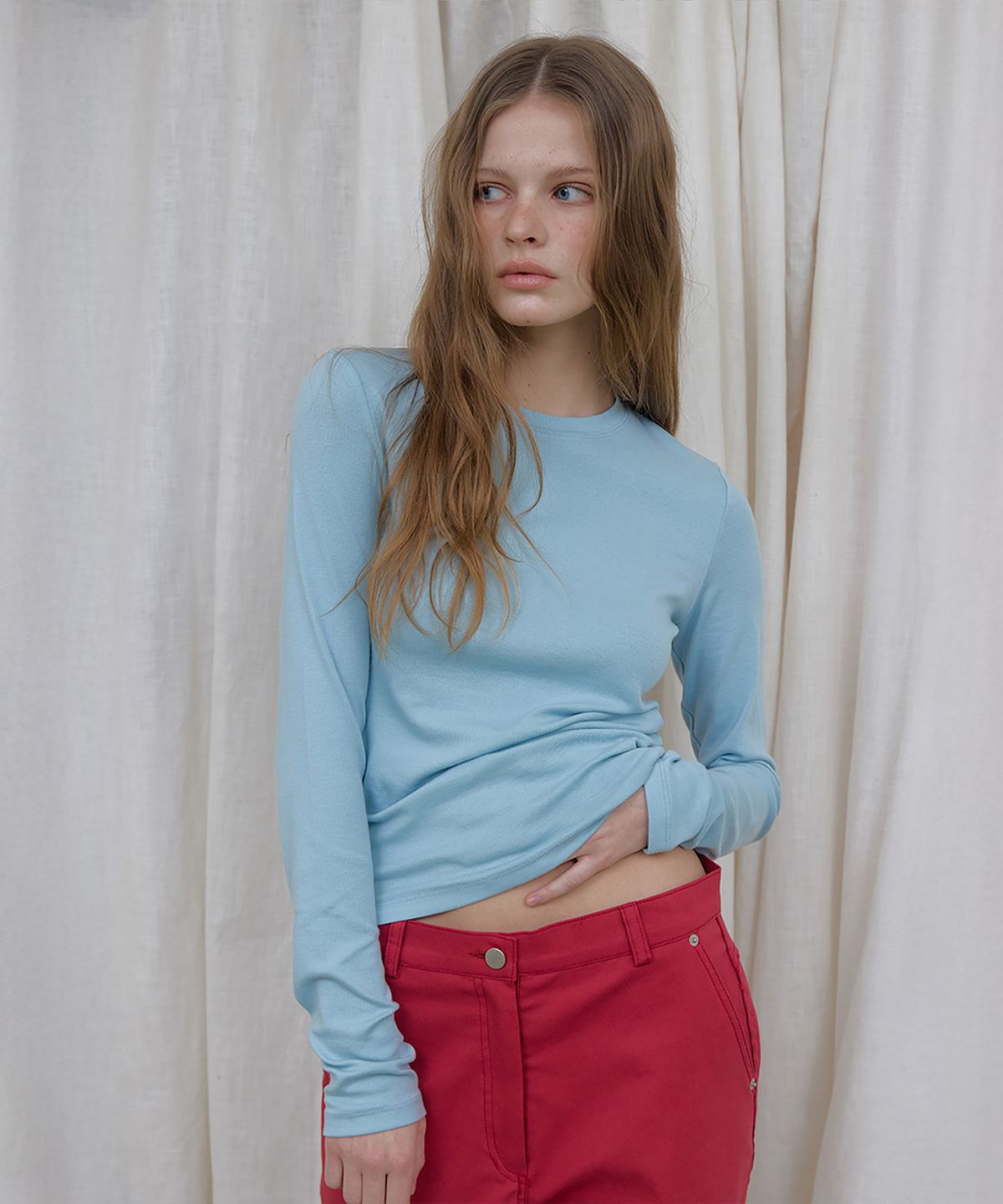 론크(LONQUE) ESSENTIEL ROUND NATURAL SPAN LONG SLEEVE T-SHIRT (SKY BLUE)