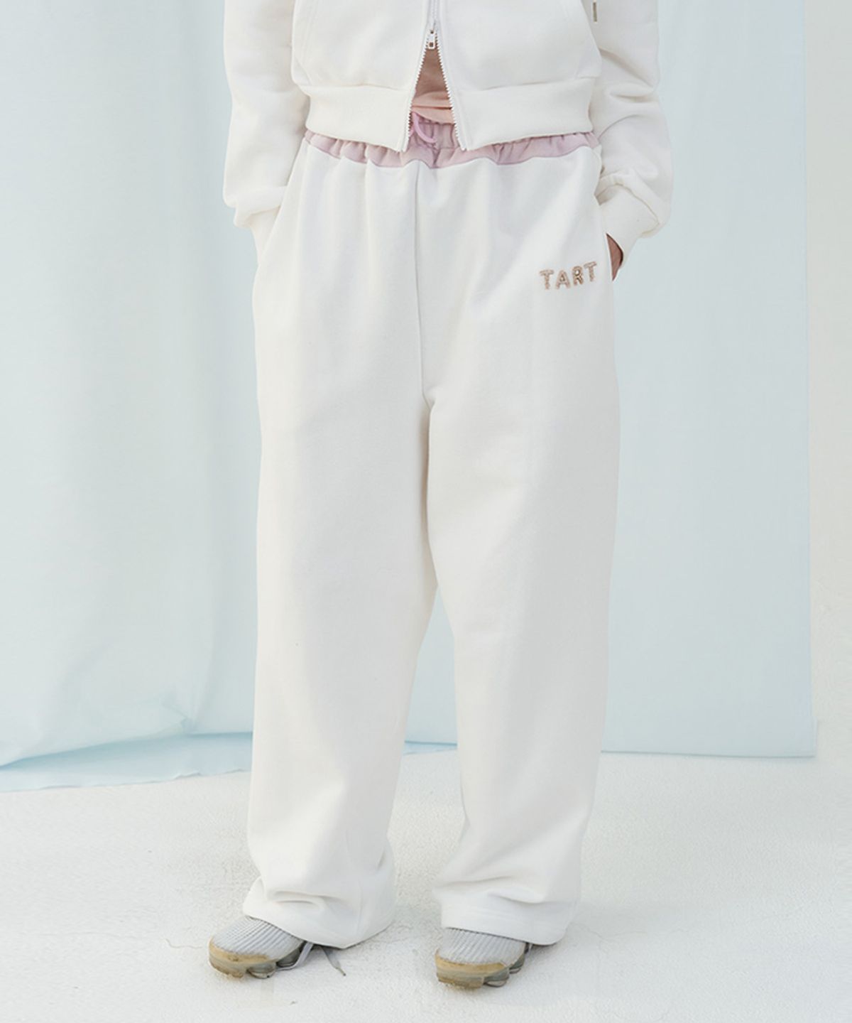 타버트(TARVERT) Tart Patch Sweatpants - White