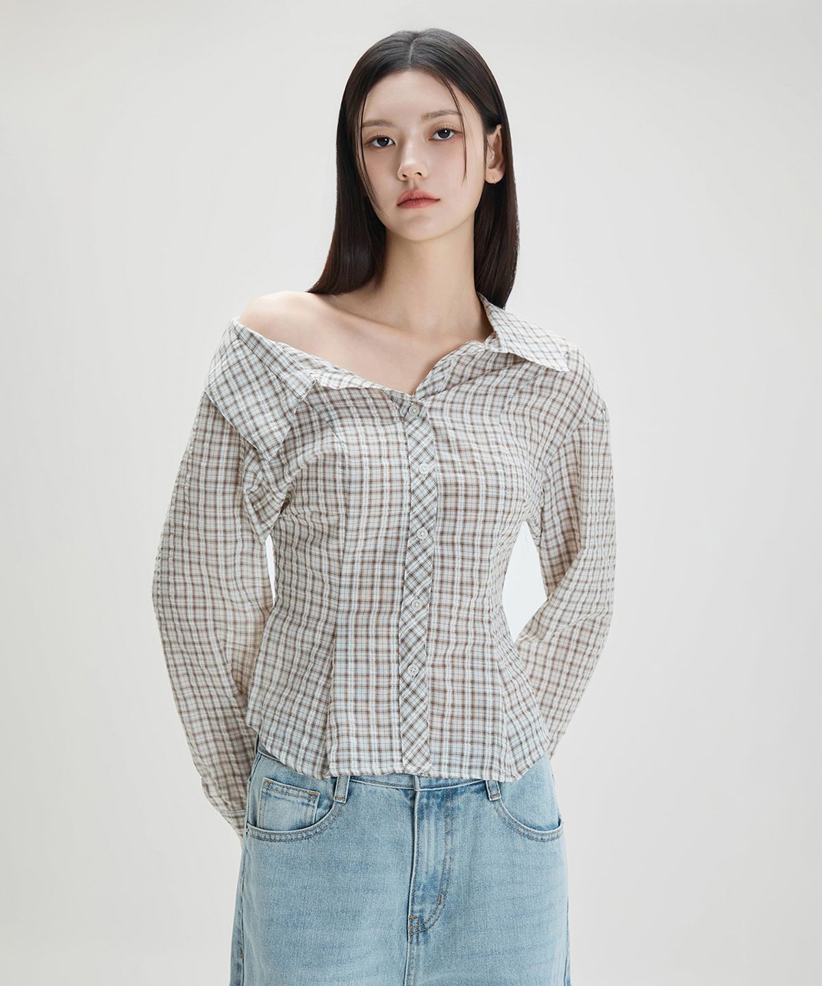 미쏘(MIXXO) 원오프숄더 체크 셔츠_MIWYWG412B