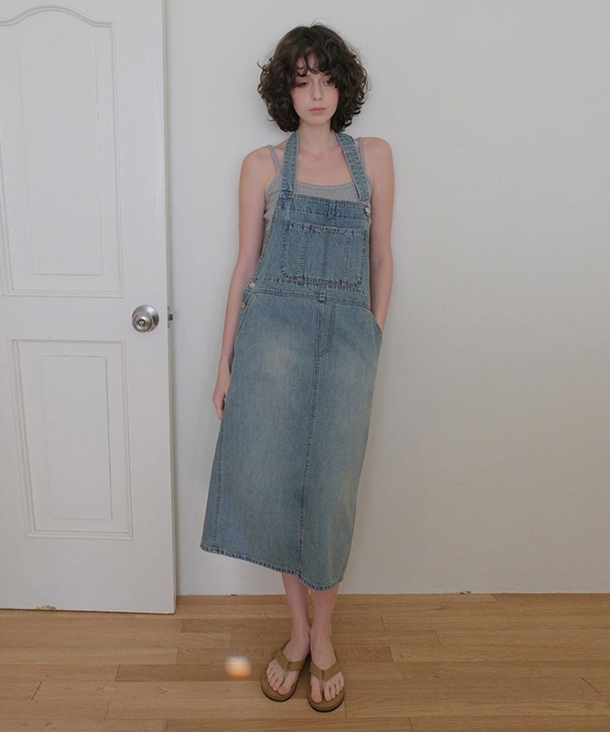 타버트(TARVERT) Velin Halter Denim Dress - Middle Blue
