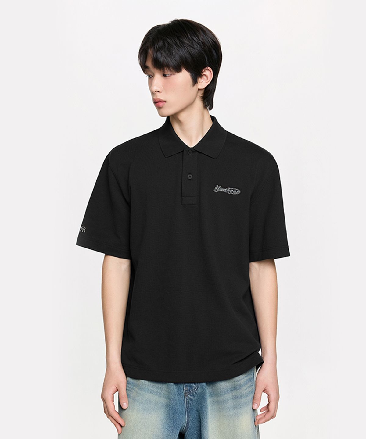 엠엘비(MLB) 바시티 스몰 컬시브 오버핏 카라 티셔츠 NY (Black)