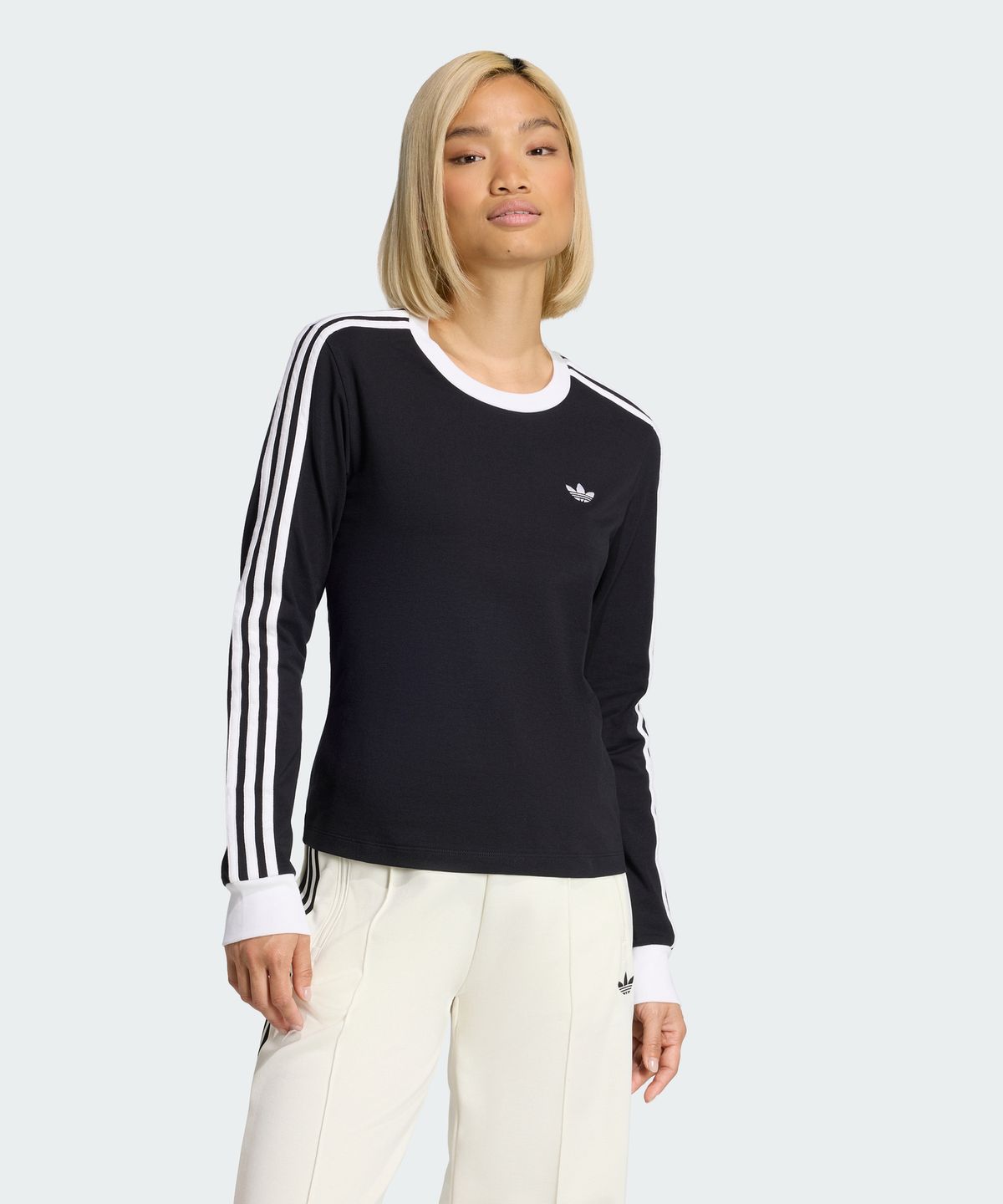 아디다스(ADIDAS) 3-스트라이프 롱 슬리브 슬림 핏 티셔츠 - 블랙:화이트 / KD7964