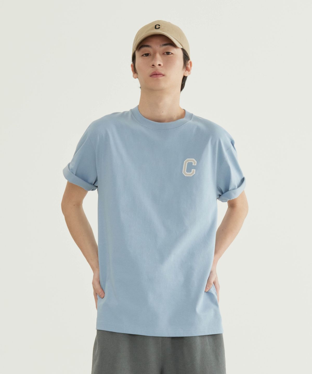커버낫(COVERNAT) 쿨 코튼 샤인 C 로고 티셔츠 스카이블루