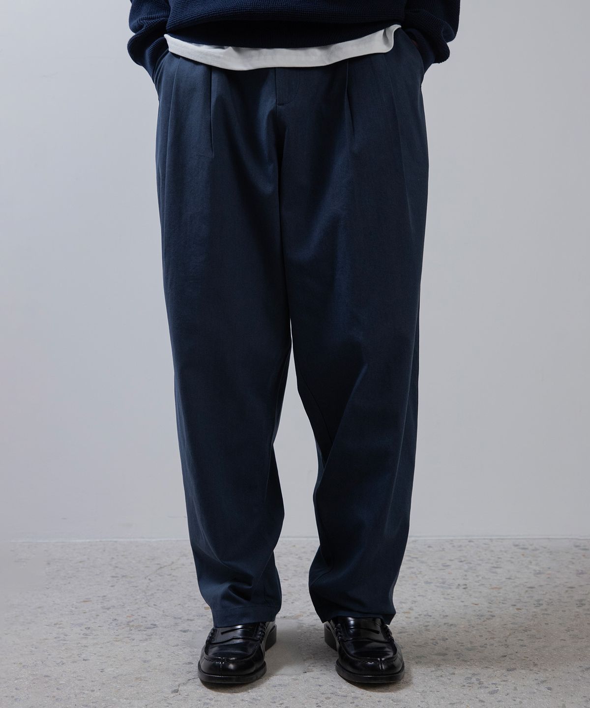 편마(PYEON MA) Two Tuck Banding Chino – Navy