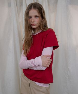 ESSENTIEL STANDARD INCISION HALF SLEEVE T-SHIRT (RED)