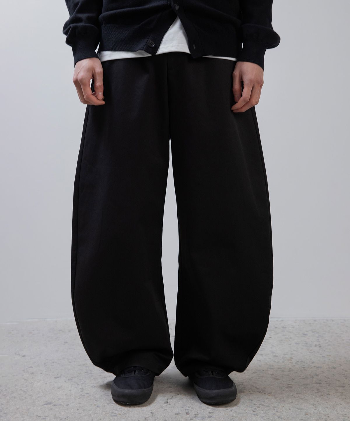 편마(PYEON MA) Curved Wide Cotton Pants - Black