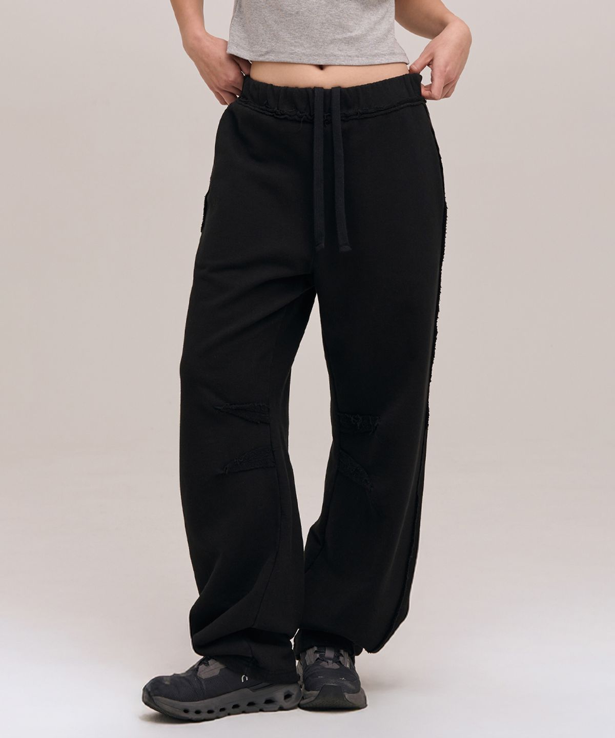 졸리앙볼(JOLIEENVOL) SCRATCH POINT BALLOON SWEAT PANTS (BLACK)