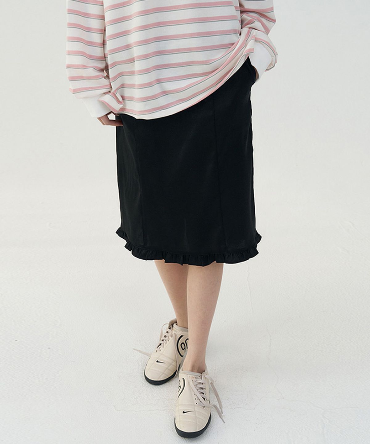 타버트(TARVERT) Diary Frill Midi Skirt - Black