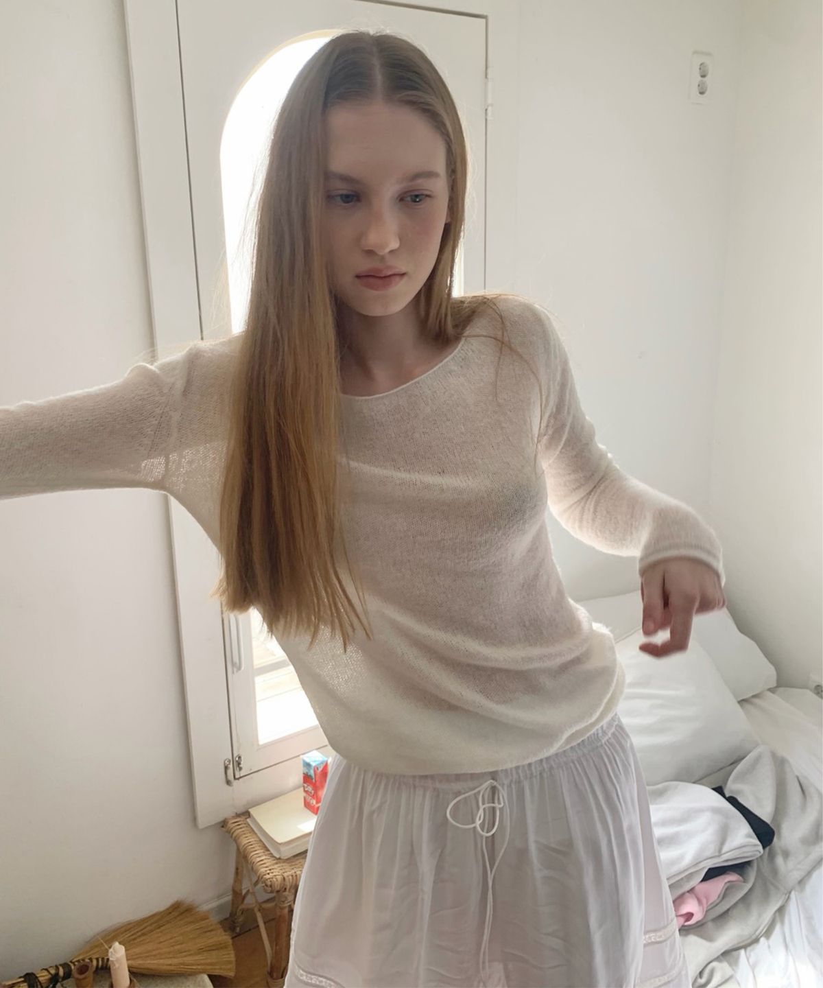 썸웨어버터(SOMEWHEREBUTTER) Jenti Punching Mohair Knit - Ivory