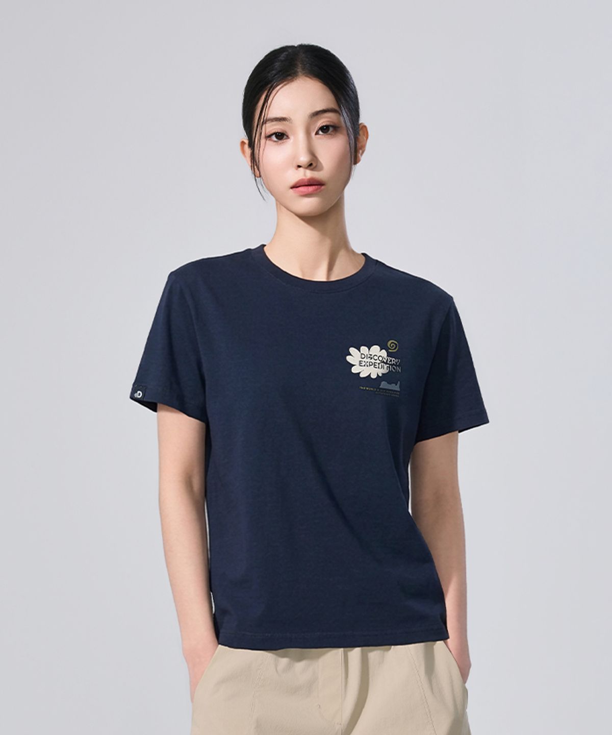 디스커버리 익스페디션(DISCOVERY EXPEDITION) 여성 프레시벤트 네이처 세미크롭 반팔티셔츠 (D/NAVY)