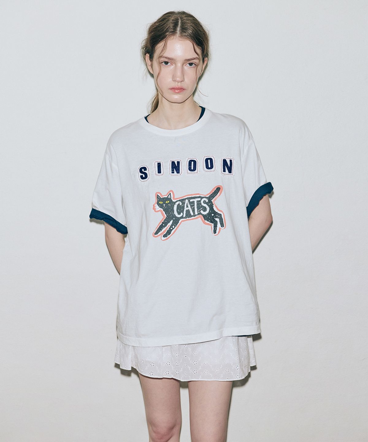 시눈(SINOON) Cats Patch T-Shirt (Ivory)