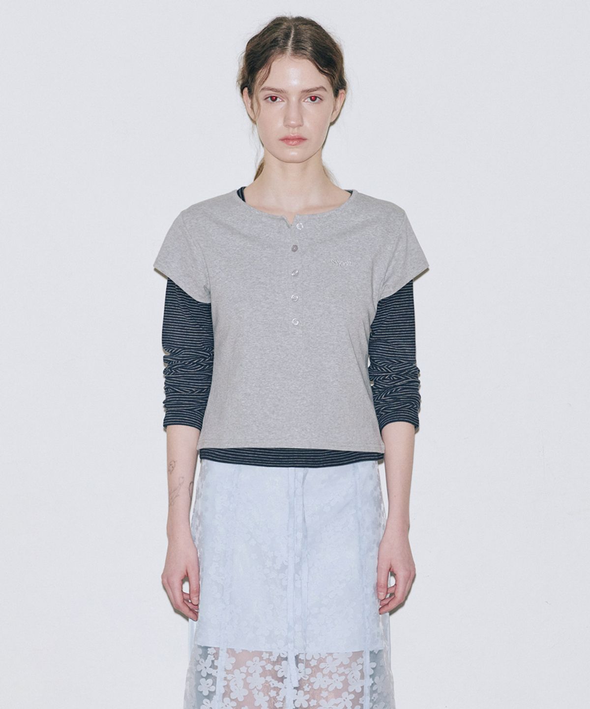 시눈(SINOON) SN Henley Neck Cap Sleeved T-shirt (Grey)