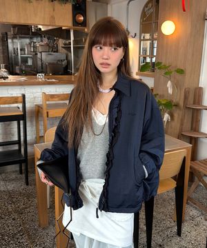 [소라 PICK] 2-WAY FRILL WINDBREAKER JUMPER (NAVY)