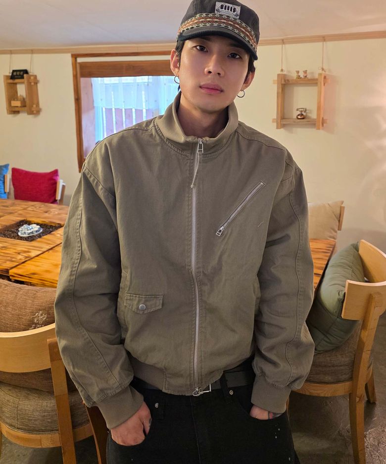 빈티지코튼 하이넥 블루종_BEIGE