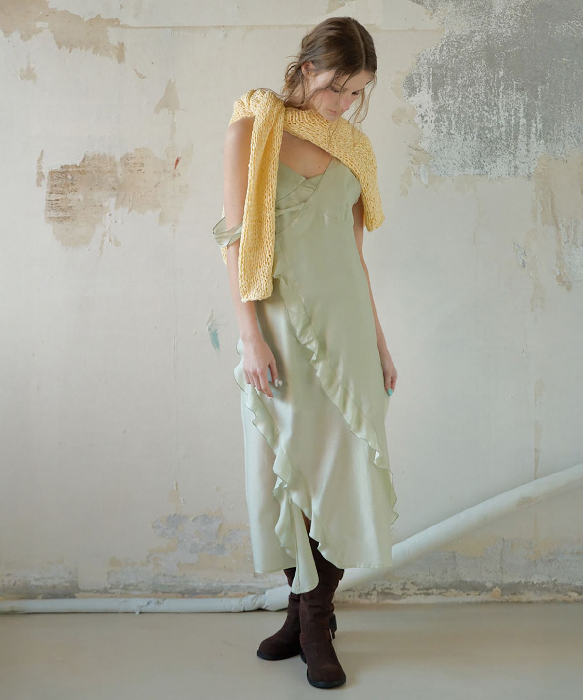 론크(LONQUE) RUFFLE LACE SLEEVELESS CAMI TOP LAYERED DRESS (MINT)