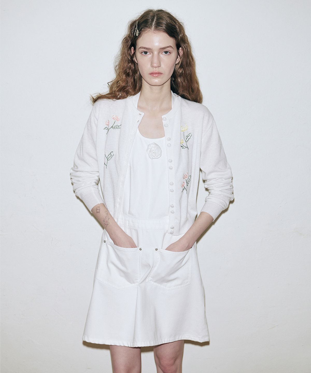 시눈(SINOON) Flower Drawing Cardigan (Ivory)