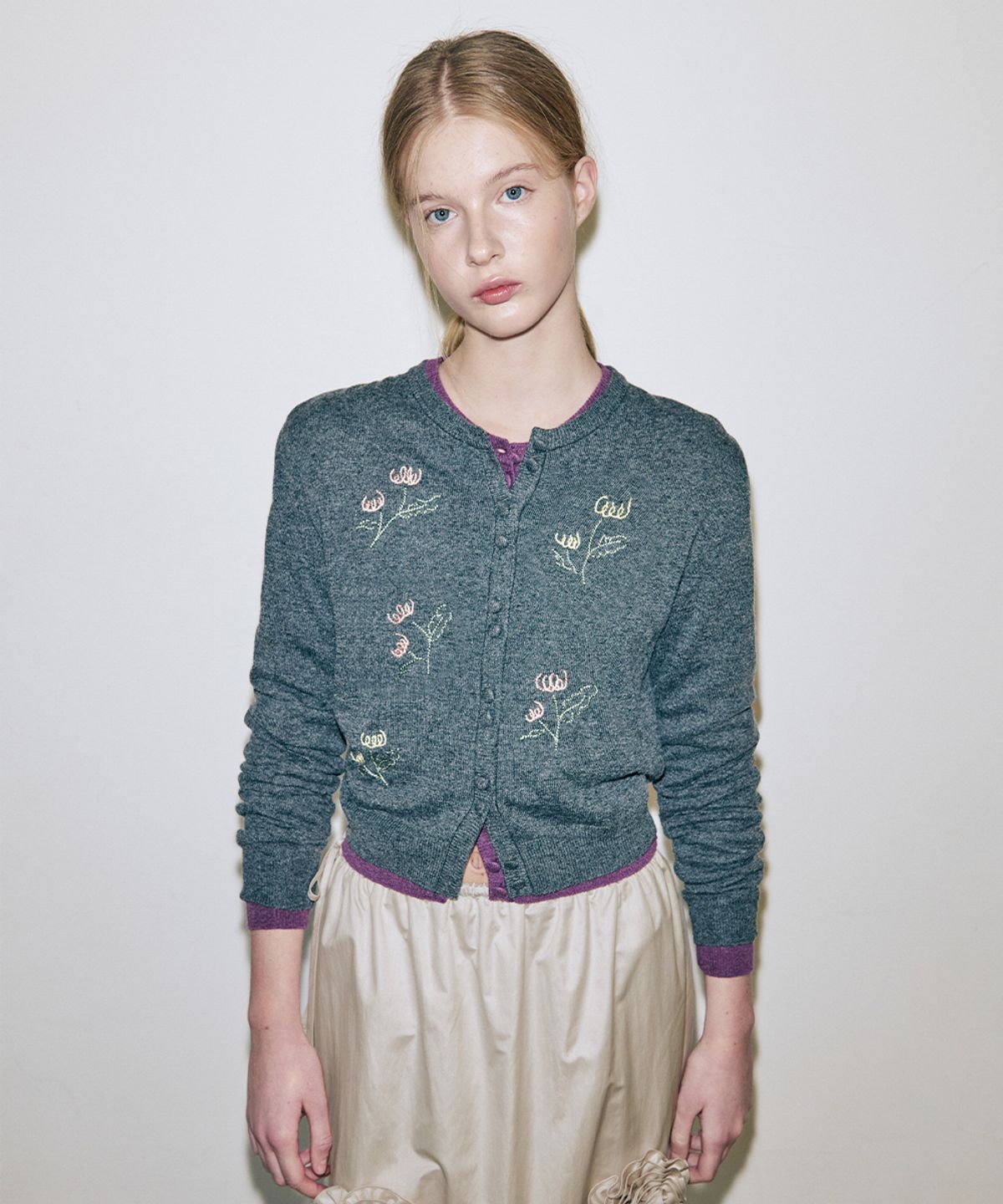 시눈(SINOON) Flower Drawing Cardigan (Charcoal)