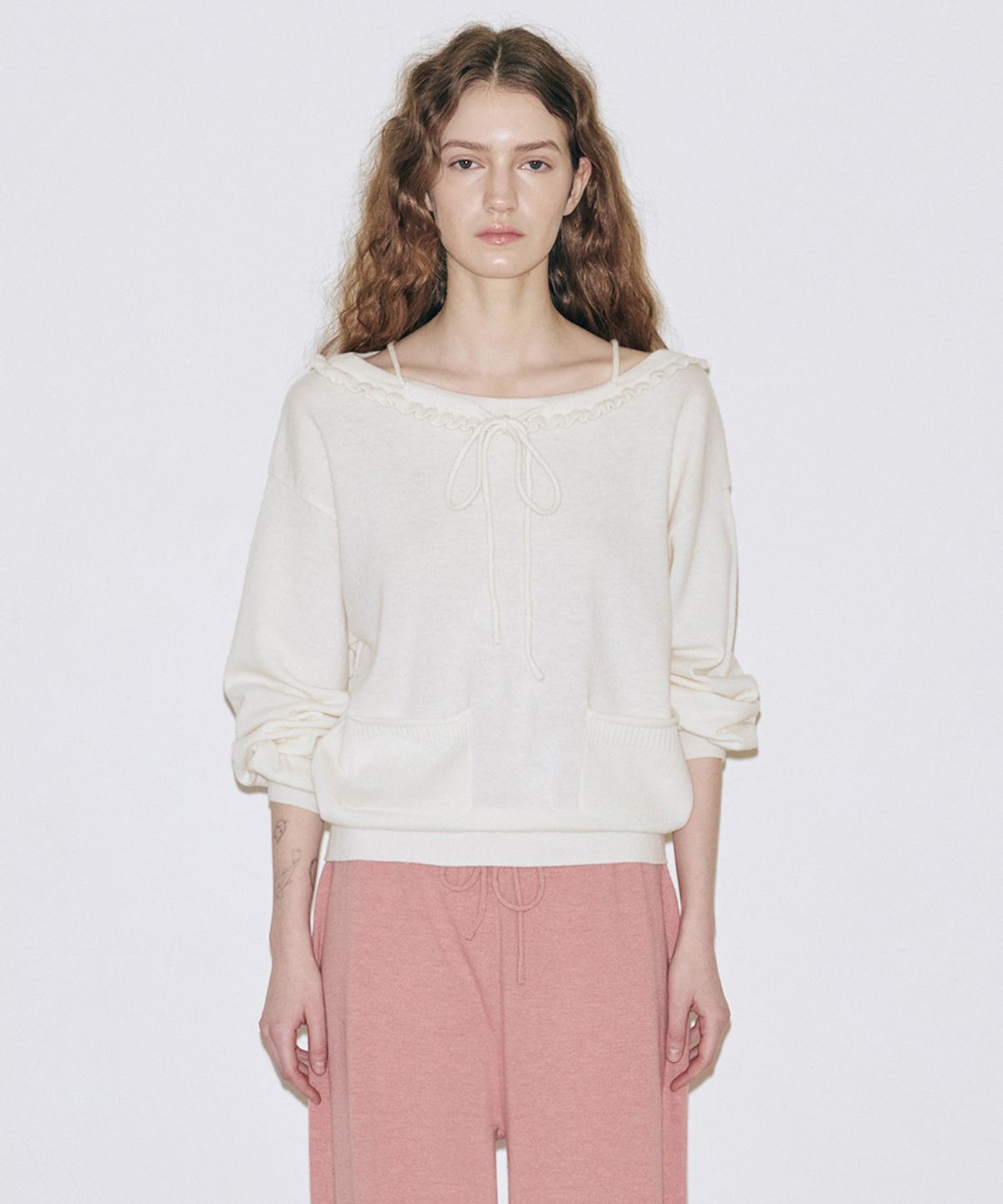 시눈(SINOON) Ruffle Lace-Up Boatneck Knit (Ivory)
