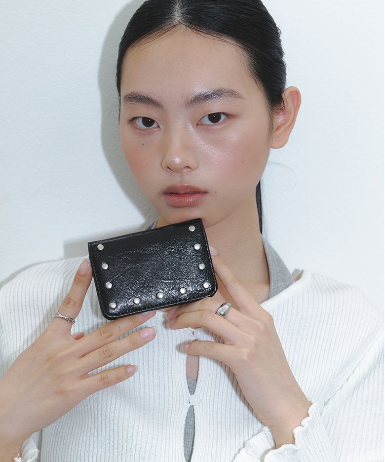 크랙 스터드 카드 월렛 - 블랙