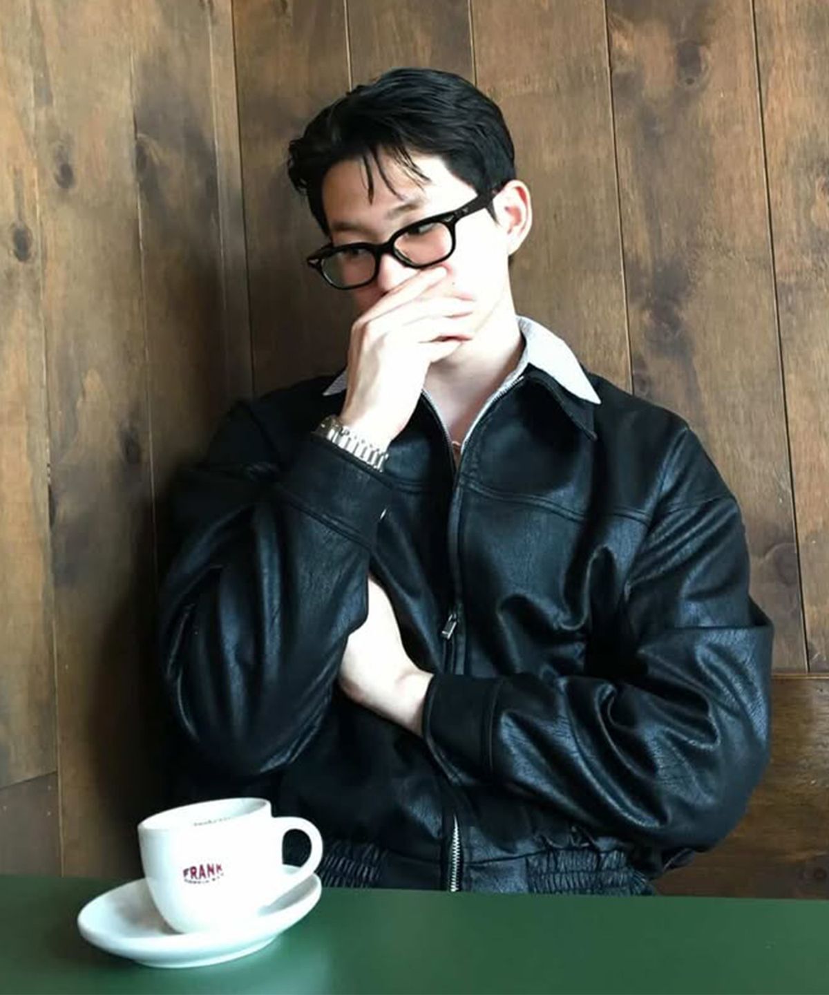 플레이스스튜디오맨(PLACESTUDIOMAN) 미니멀 스웨이드 스탠다드 투웨이 어센틱 블루종 집업 자켓 [블랙]