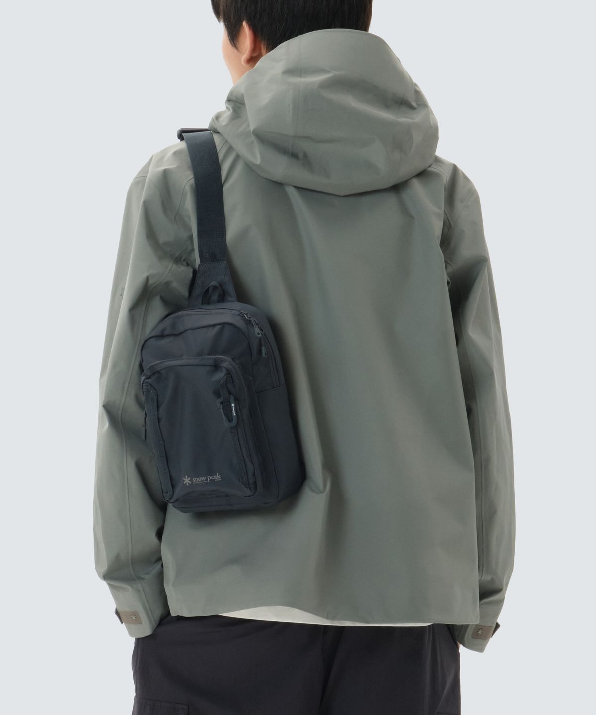 스노우피크 어패럴(SNOWPEAK APPAREL) 프로에어 경량 슬링백 5L (S26ZUFBG02) Charcoal Navy