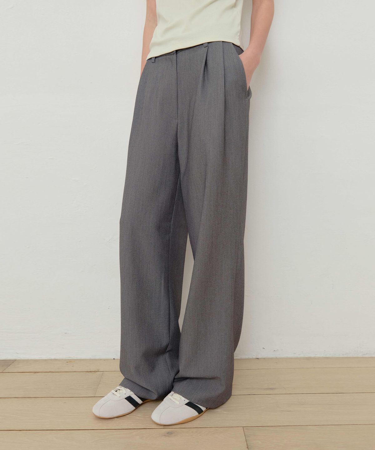 디애니(THE ANY) Wide Two-Tuck Pants