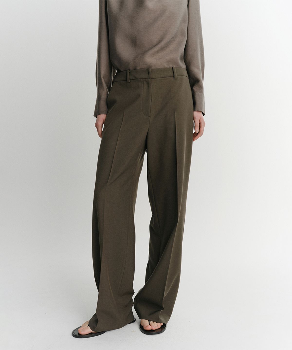 이아(EAAH) ATO STRAIGHT PANTS (TAUPE)
