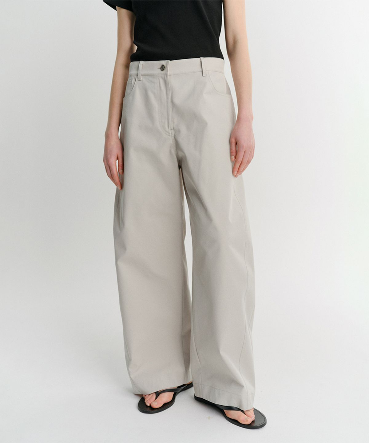 이아(EAAH) LIV BARREL COTTON PANTS (ASH BEIGE)