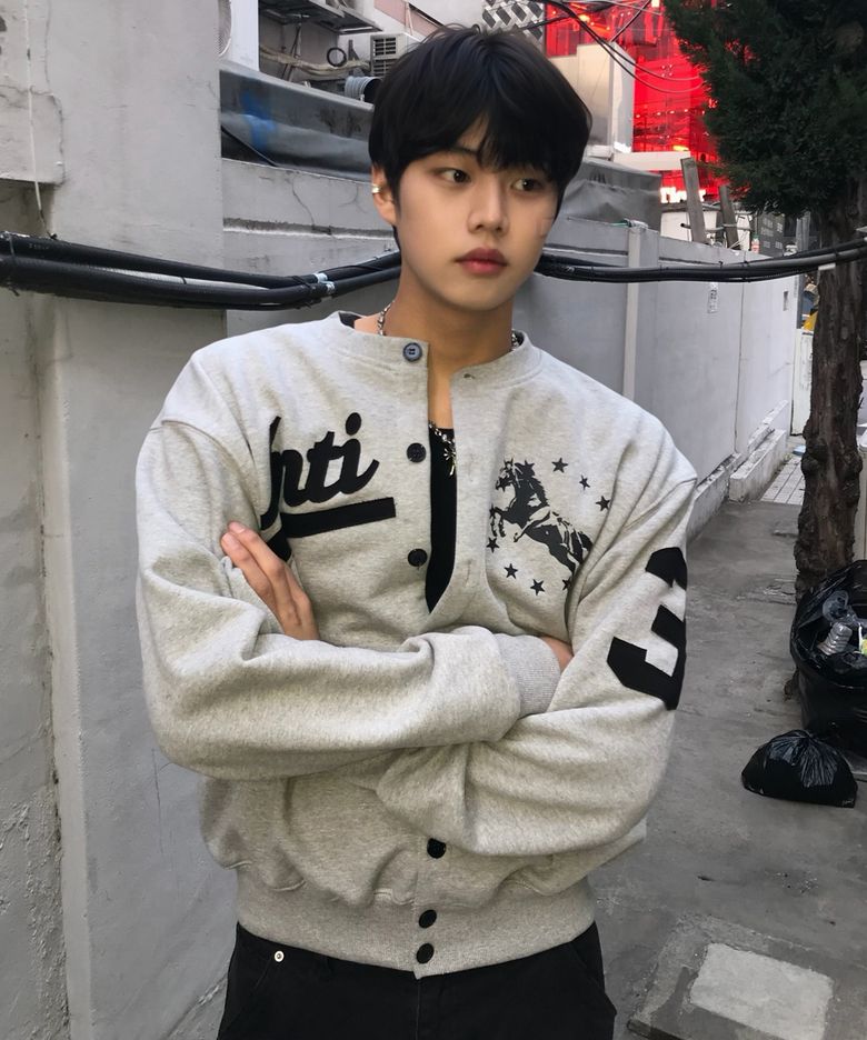 유니콘 바시티 엠블럼 스웻 자켓 그레이