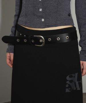 볼드 버클 플라워 아일렛 벨트[블랙]