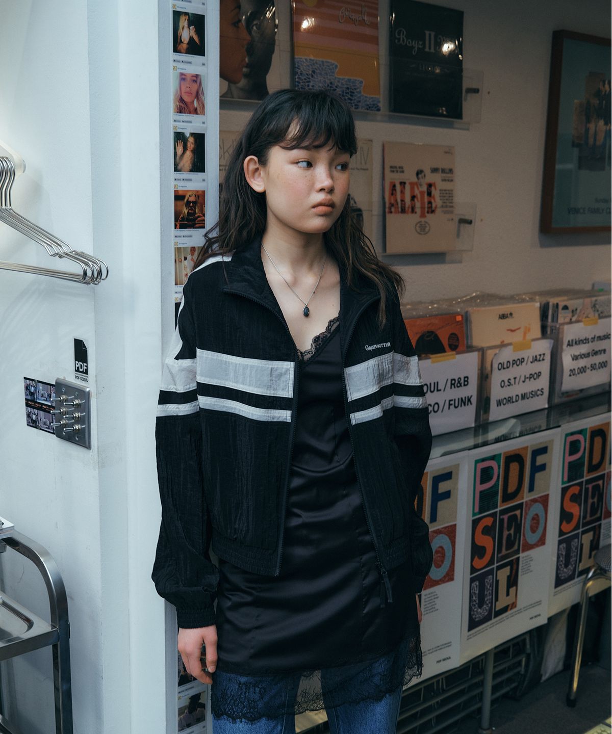 그린버터(GREENBUTTER) Sheer Crinkle Jacket (Black/Ivory)