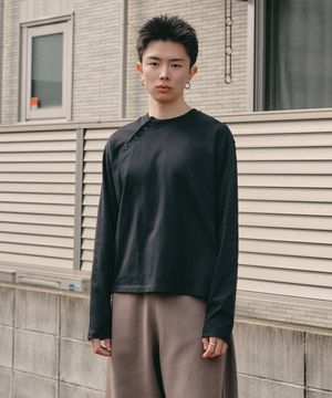 사이드 헨리 넥 롱 슬리브 [블랙]