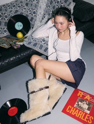 로웰 아일렛 니트 가디건(아이보리)