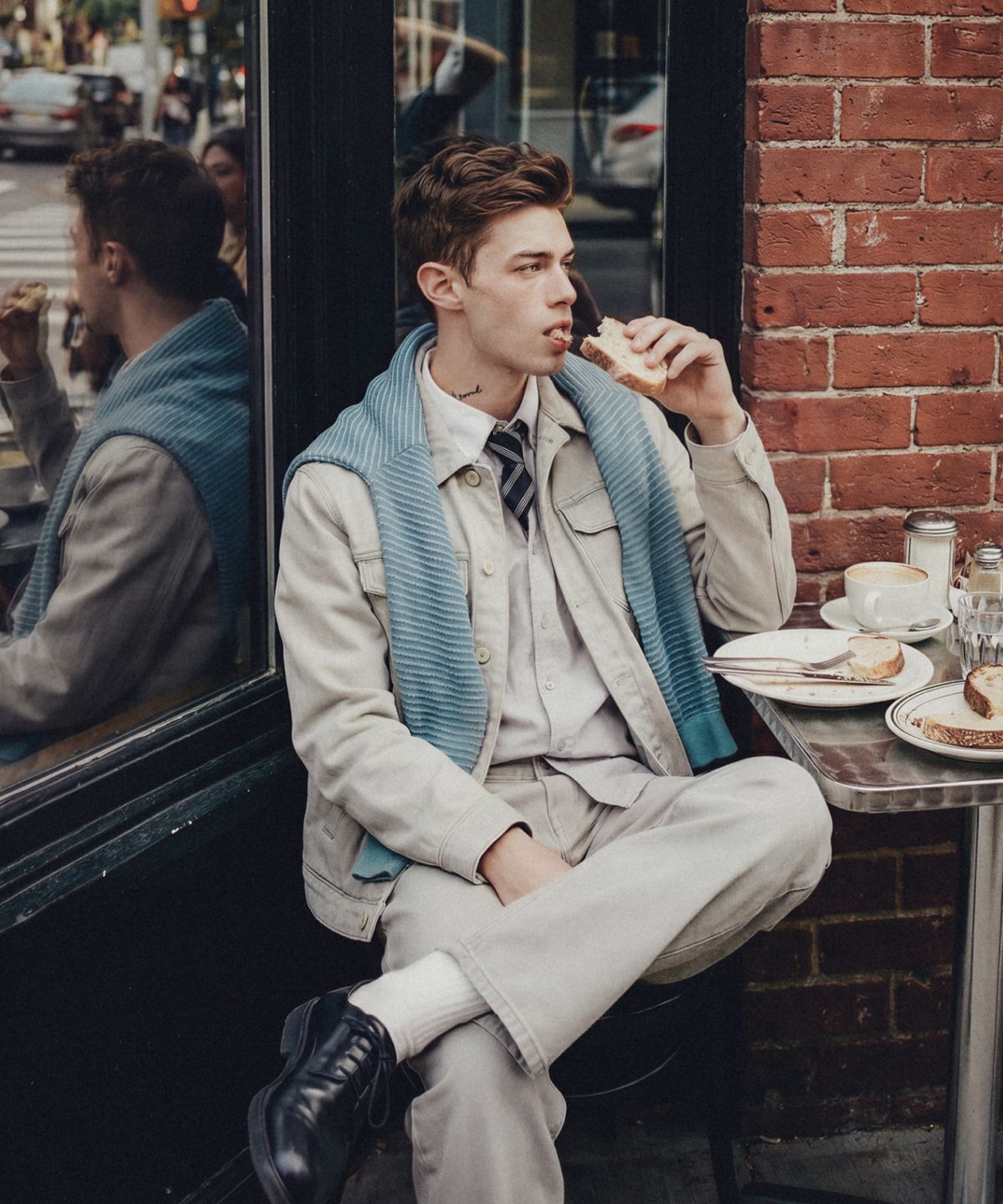 질스튜어트뉴욕 맨(JILLSTUART NEWYORK MEN) 데님 오버다잉 셔츠형 트러커 - 라이트그레이(JNJU6A302G1)
