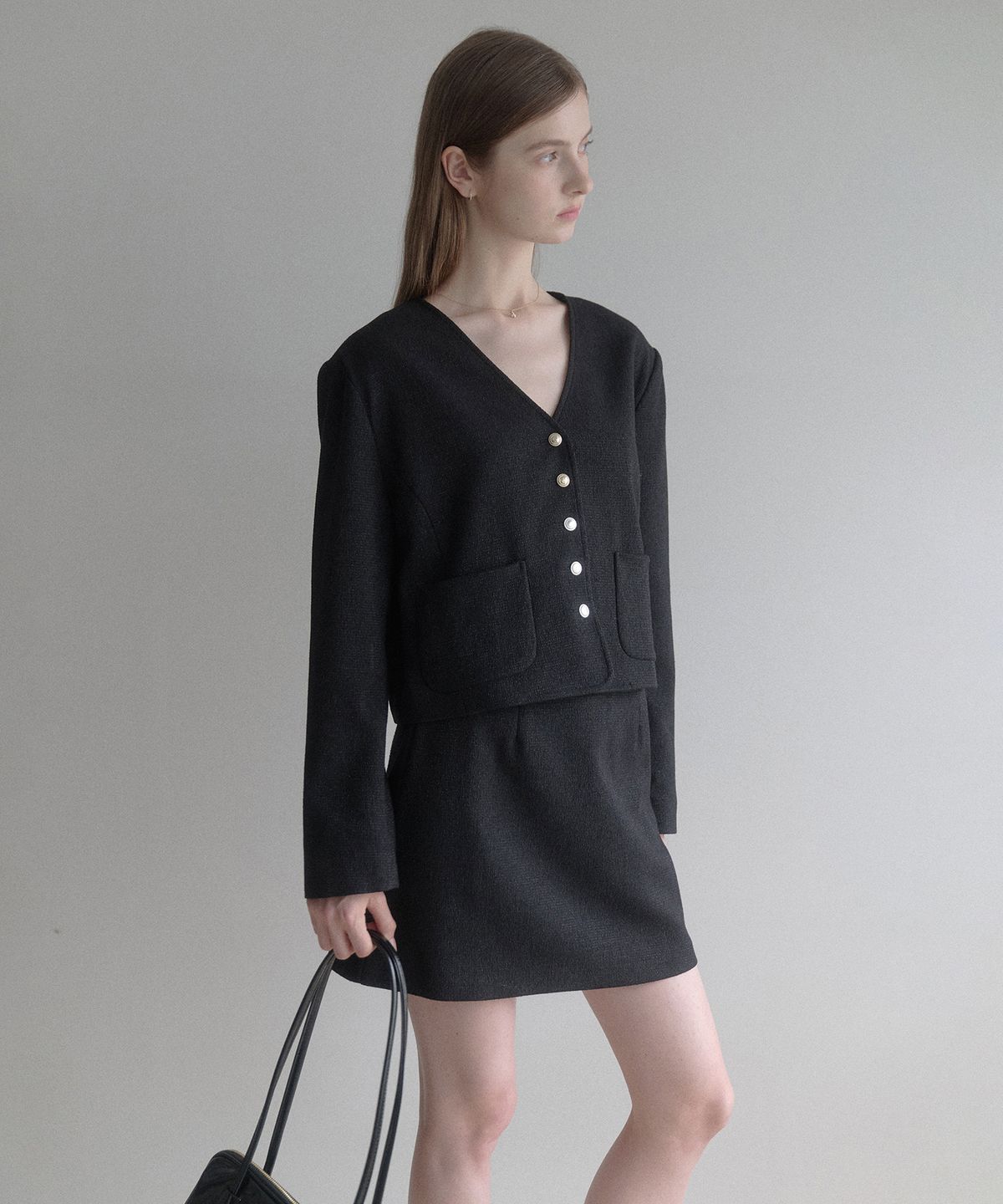 르나브(LENAV) esy v-neck tweed long sleeve crop jacket (블랙)