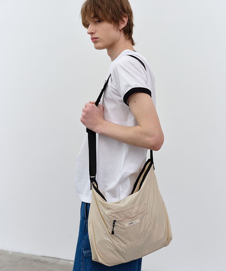 패커블 숄더 백 M Light Beige