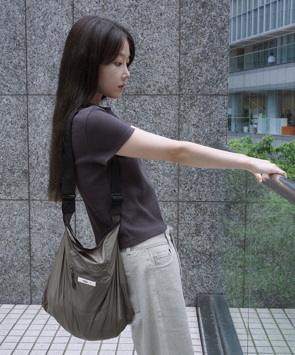 나우(nau) 패커블 숄더 백 M Khaki