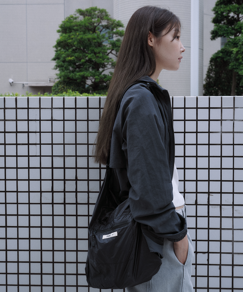 패커블 숄더 백 M Black